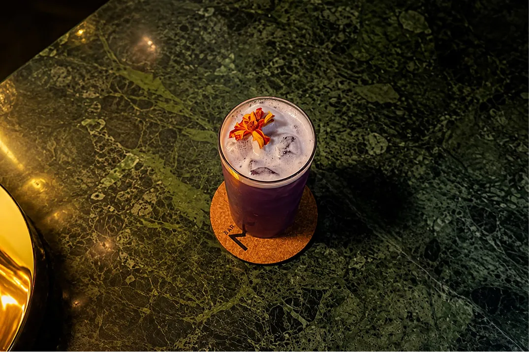 Bar Mona 10
