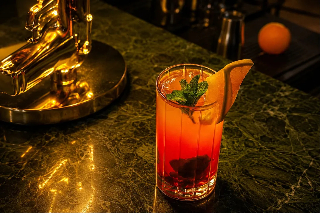 Bar Mona 8