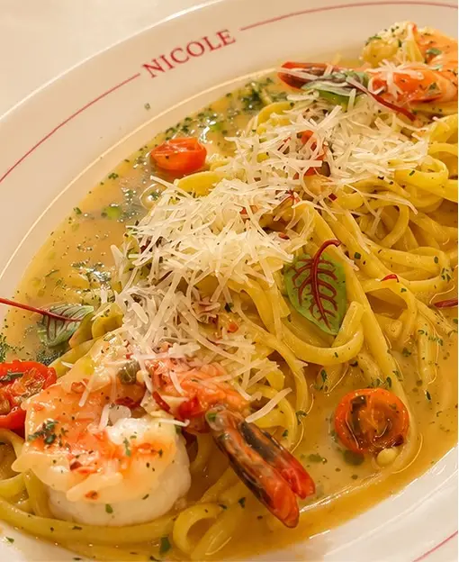 Nicole Bistro 13